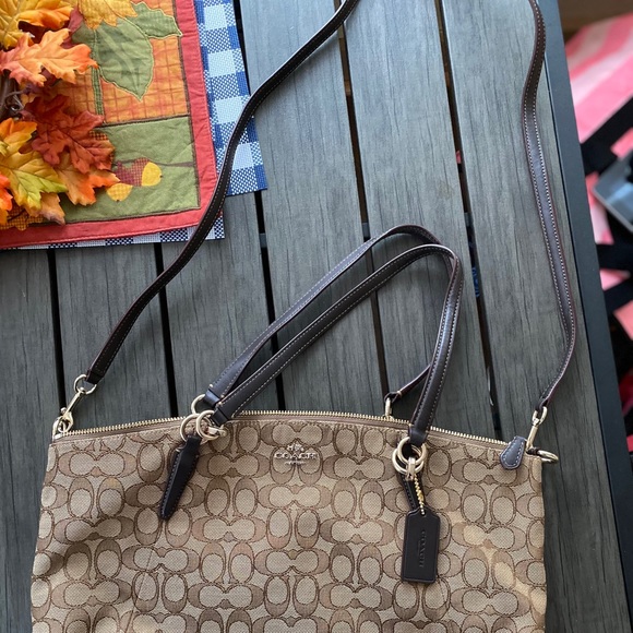Like new Authentic Coach Bag - Picture 2 of 4
